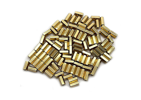 Pedazo de cobre amarillo M3 X de la tuerca hexagonal del pilar del hilo femenino de los componentes electrónicos 50 10 milímetros